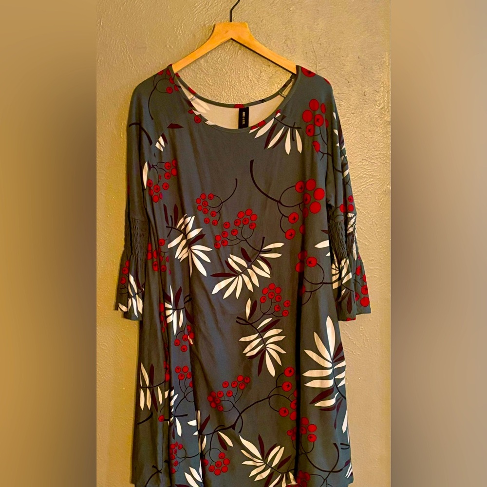 Winter inspired floral dress with berries and leaves Agnes and Dora XXL